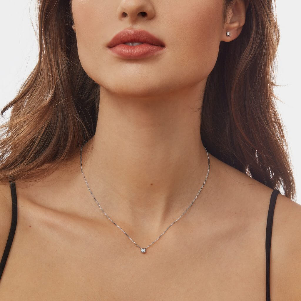 Embrace Simplicity with Minimalist Necklaces: Elevate Your Style Game