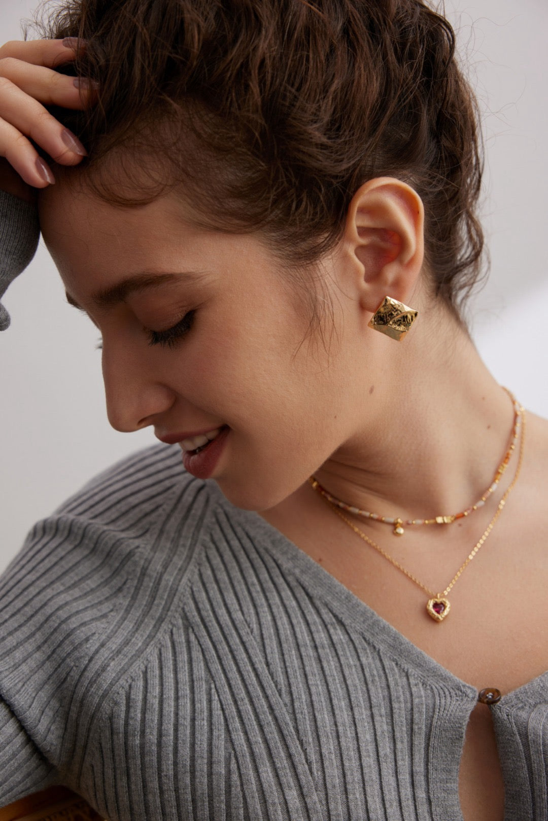 "Bestselling gold necklace from J'Adore Jewelry" "Top-selling diamond earrings from J'Adore Jewelry" "Popular minimalist bracelet from J'Adore Jewelry" "Elegant pearl pendant from J'Adore Jewelry" "Bestselling charm bracelet from J'Adore Jewelry" "Top